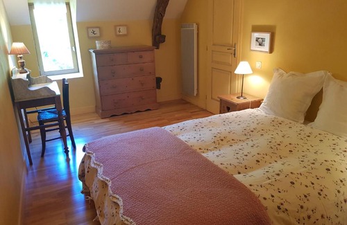 Saint-Sauveur-la-Vallee Bed & Breakfast | Le Moulin de Jules et Akasha