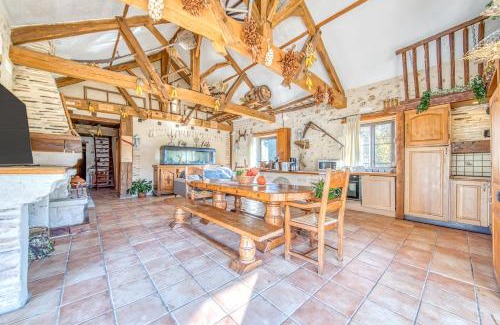 Guizengeard House | Le Moulin