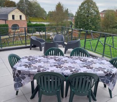 Semeries House | Le murmure du ruisseau - Pièce de vie 60 m2 - Terrasse 30 M2 - 2 WC