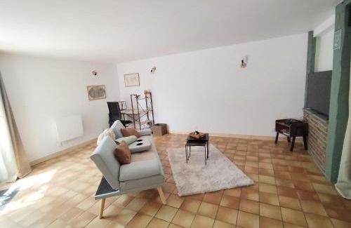 Saint-Just-en-Chaussee Apartment | Le Nid Douillet à 1h de Paris-Gare à 5 min à pied, logement entier