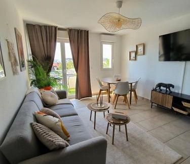 Pin - Vert Galant Apartment | Le nid du pilote, 5 pers, 2 ch proche circuit 24h