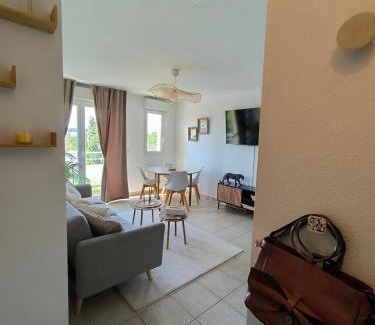 Pin - Vert Galant Apartment | Le nid du pilote, 5 pers, 2 ch proche circuit 24h