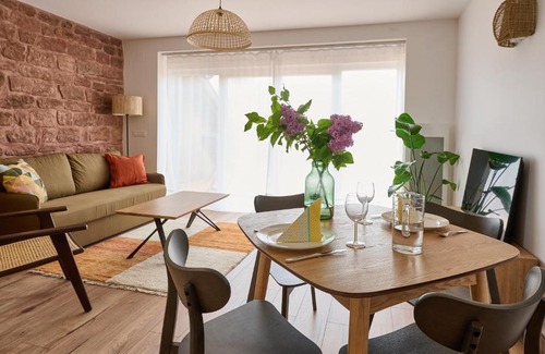 Puberg Apartment | Le Noyer - Appt avec terrasse et jardin partagé