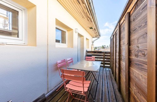 Saint-Laurent-en-Grandvaux Apartment | Le P'tit Bois - Piscine partagée