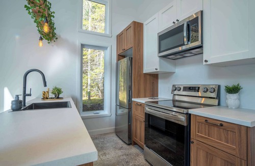 Saint Come House | Le P’tit Duc | Riverside Retreat