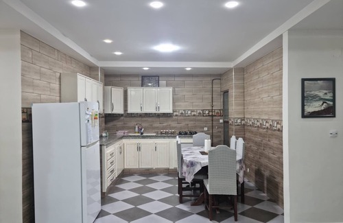 Hydra Apartment | Le P'tit Urbain, Large apartment +parking lot