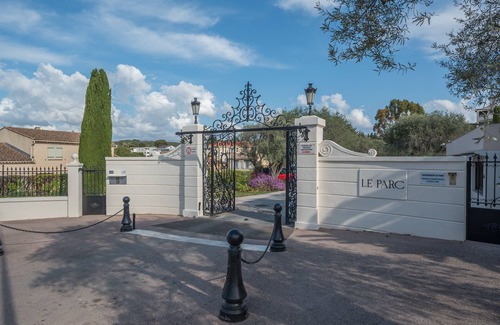 Antibes Apartment | LE PARC Apartment for 5 By Sunset