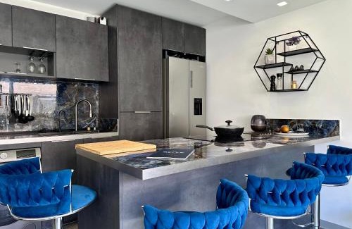 Golfe Juan Apartment | Le Patio Bleu