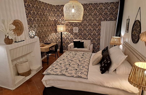 Sisteron Hotel | LE PATIO DE SOPHIE