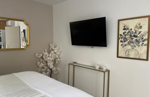 Saint-Christoly-Medoc Bed & Breakfast | Le patio du port