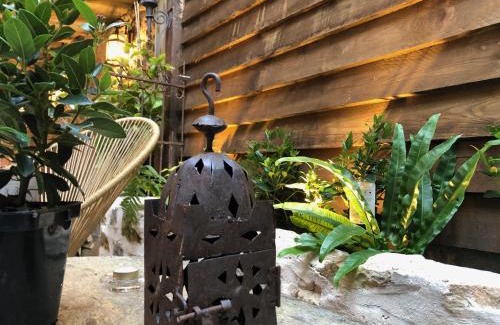 Enclos Apartment | LE PATIO/les suites romantiques du grenier à sel