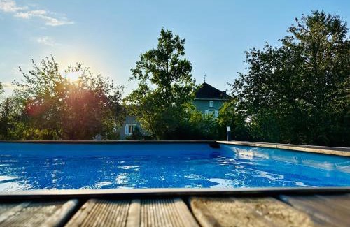 Alloue Villa | Le Pavillon, Grand Manoir du XVIIe avec Piscine, Bain Nordique et accès privé à la Charente