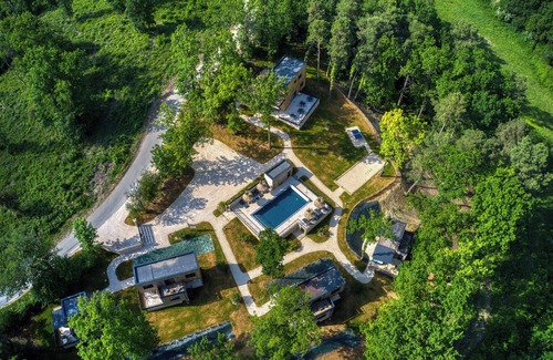 Sarlat-la-Caneda Cabin | Le Pech Eternel: Cabane SPA des Châtaigniers