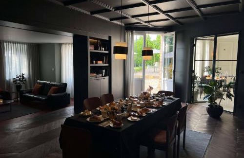 Baye Bed & Breakfast | Le Petit Château