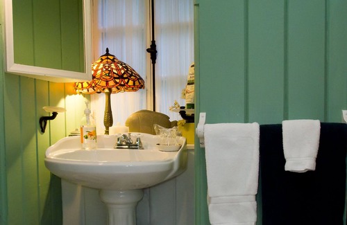 Saint-Sauveur Bed & Breakfast | Le Petit Clocher Gîte Touristique B&B