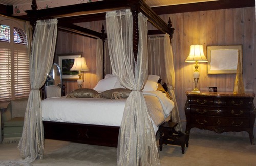 Saint-Sauveur Bed & Breakfast | Le Petit Clocher Gîte Touristique B&B