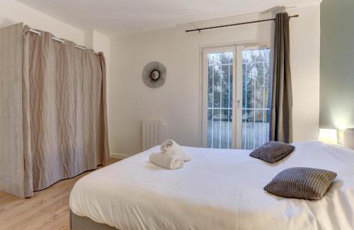 Montigny-le-Bretonneux Apartment | Le Petit Nid - Apt Lumineux en Hypercentre