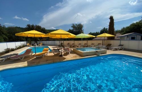 Allemagne-en-Provence Apartment | Le Petit Paradis Provençal