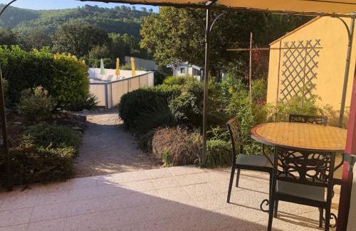 Allemagne-en-Provence Apartment | Le Petit Paradis Provençal