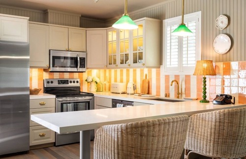 Brentwood Hotel | Le Petit Pali Brentwood West Los Angeles