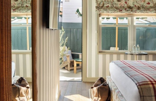 Brentwood Hotel | Le Petit Pali Brentwood West Los Angeles