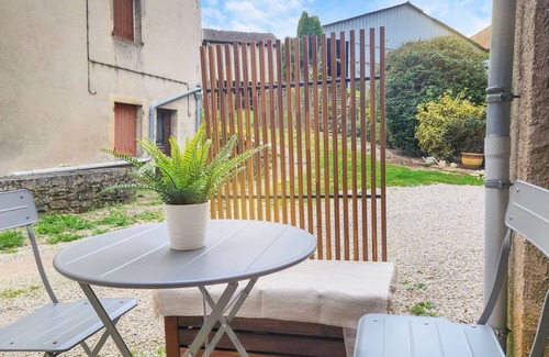 Plasne House | Le Petit Plasne in the heart of the Jura, close to lakes and waterfalls