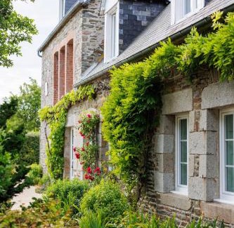 Vains House | Le Petit Saint-Léonard