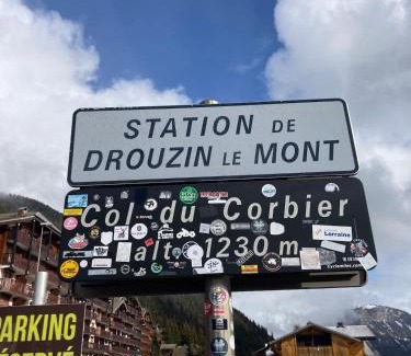 Station de Drouzin le Mont Apartment | Le pied des pistes, studio 5 pers, balcon sud est, vue sur les montagnes
