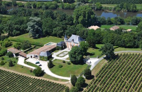 Eynesse House | Le Pigeonnier de Château Picon