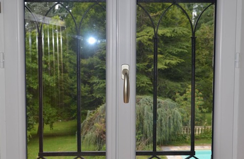 Cusset Apartment | Le Pigeonnier. Private apartment in château grounds, 5 km from historic Vichy