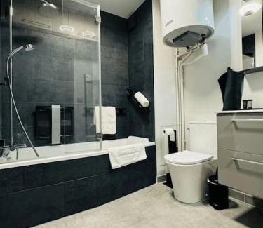 Gradignan Apartment | Le Poète - Appartement Confort - Parking Privé - WIFI