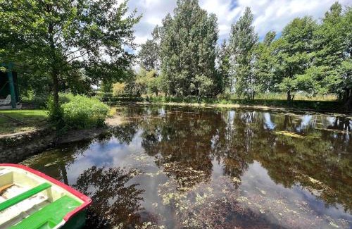Saint-Hilaire-de-Court House | Le Poirier au Roi, Villa avec Piscine, Jacuzzi, Parc, Etang et calme