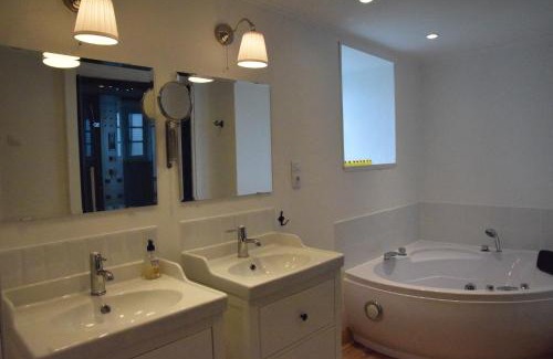 Saint-Pompont House | Le Pompon D'Or