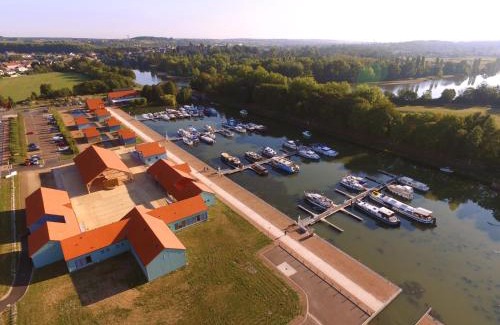 Decize Hotel | Le Port de Decize