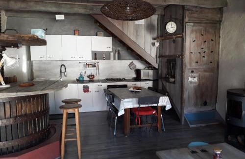 Saint-Julien-de-Coppel House | Le Pressoir