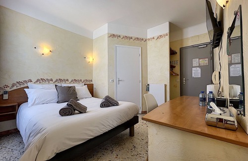 Golfe Juan Hotel | Le Provence Hôtel Golfe Juan