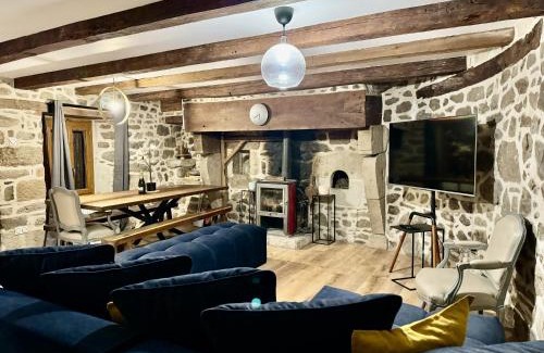 Antignac House | Le Quatorze