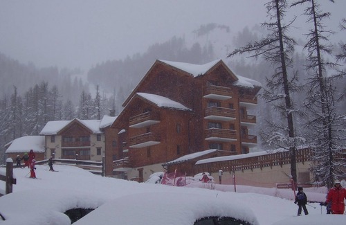 Les Claux Apartment | Le Refuge de l'Albane T3 PIED PISTES linen, cleaning & parking included 2-5P PISCINE