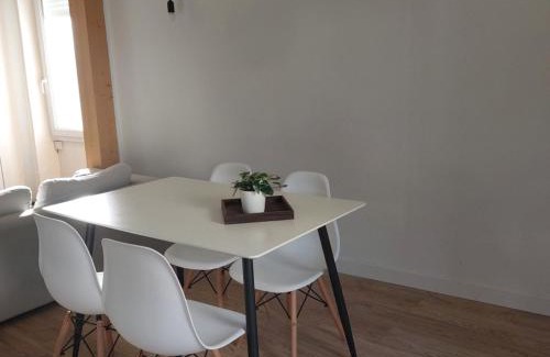 La Tessoualle House | Le refuge du lac