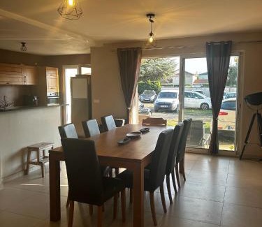 Janneyrias Apartment | le relai du parking fute