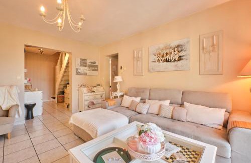 Saint-Pierre-de-Genebroz House | Le Relais Du Menuet