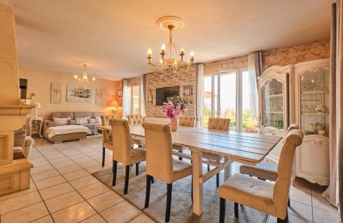 Saint-Pierre-de-Genebroz House | Le Relais Du Menuet