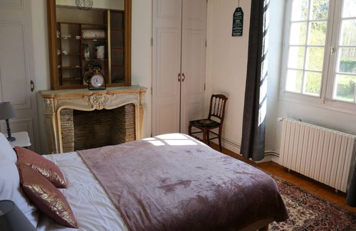 Courcy-aux-Loges House | Le Relais D'eugénie: Maison D'hôtes en Forêt D'orléans