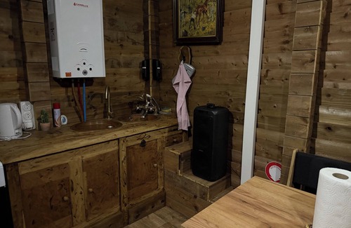 Contigny Cabin | Le Repère du Bûcheron: cosy bubble with Nordic bath for an authentic stay