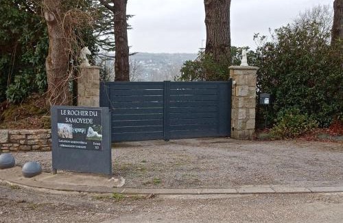 Dirinon House | Le Rocher du Samoyède