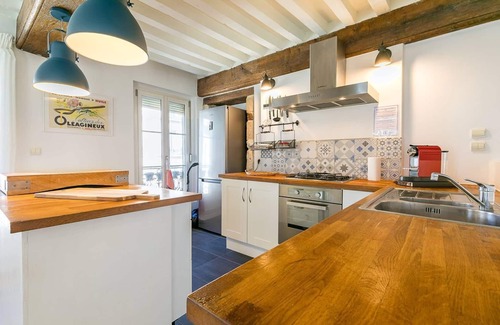 Dijon Centre Ville Apartment | Le Rousseau -En plein cœur de la ville - SR Loc