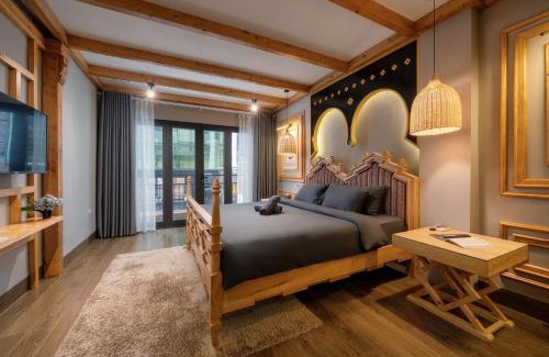 Hang Trong Bed & Breakfast | Le's home boutique homestay in the center Hanoi Old quarter