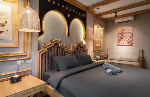 Hang Trong Bed & Breakfast | Le's home boutique homestay in the center Hanoi Old quarter