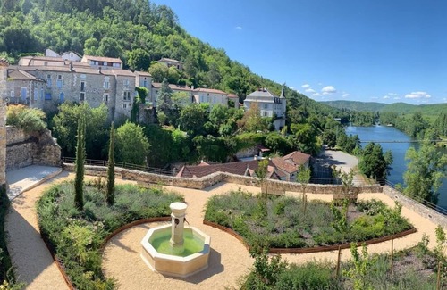 Albas House | LE SALADIE - ALBAS - Gîte