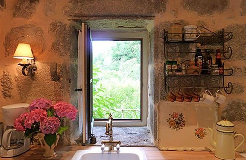 Entraygues-sur-Truyere Cottage | Le Studio: Charming cottage in Aveyron in the heart of the Lot valley